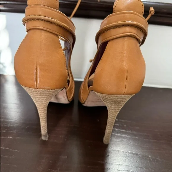 Coach camel leather 4 inch heels. Size 9.5M - Picture 8 of 8